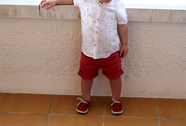 Outfit para bebés y niños: Piñas en verano! con el chupete de Mark