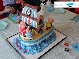 La tarta de cumpleaños de fondant de el barco de peppa pig de euskocake
